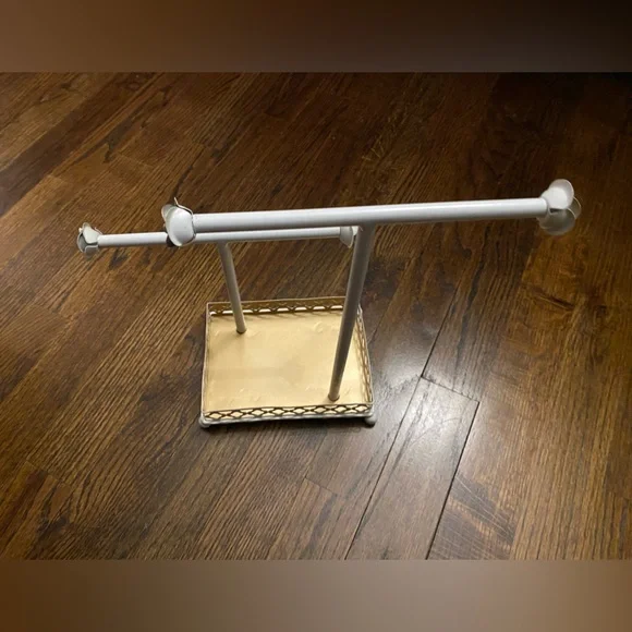 Silver Jewelry Stand with Yellow Base - Picture 8 of 11